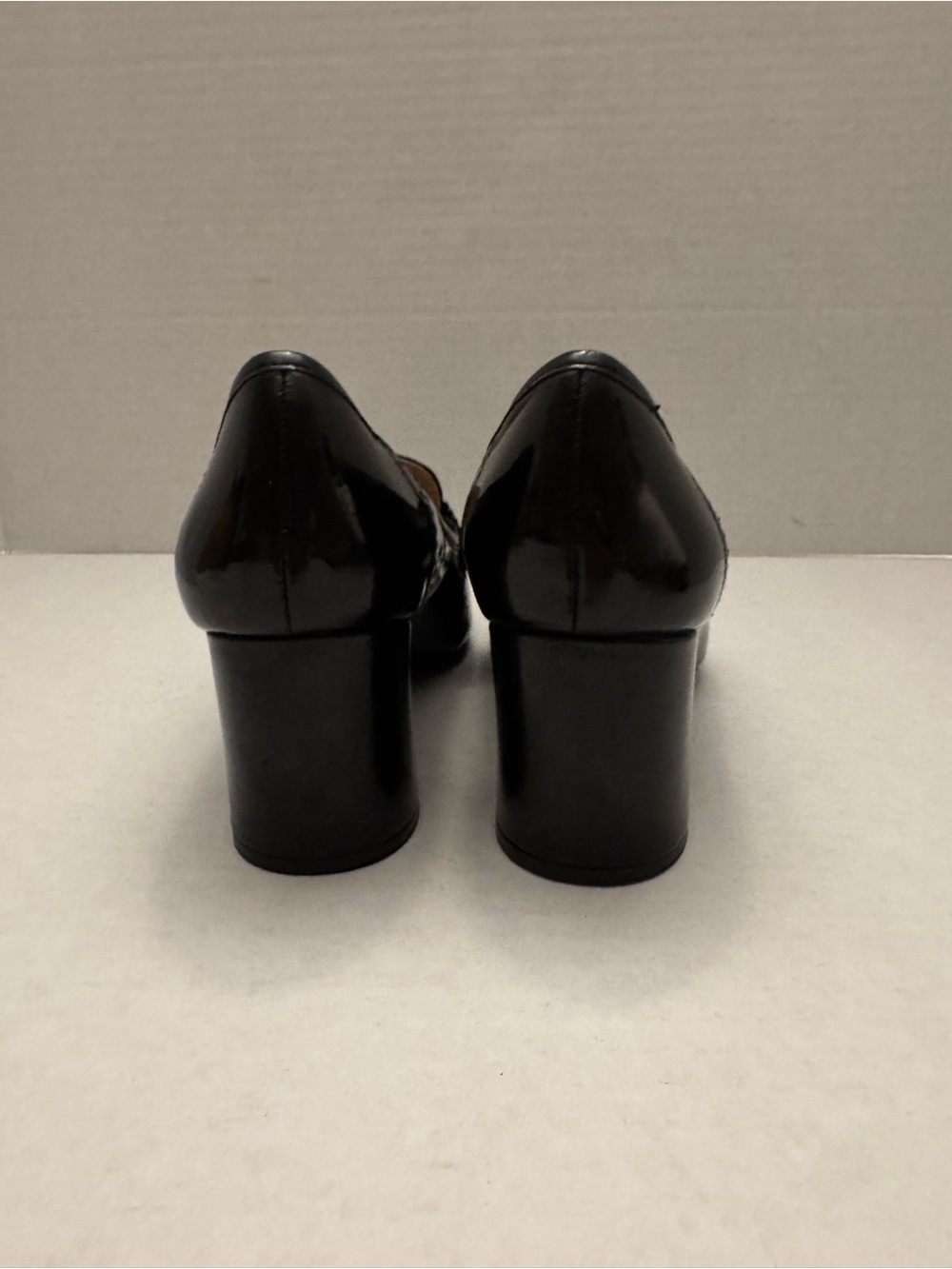 Tahari Logan Black Patent Heeled Penny Loafers Size 7.5M Classic Career - Picture 9 of 12